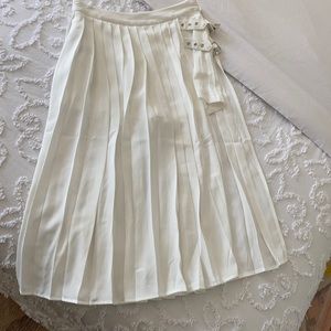White pleated skort